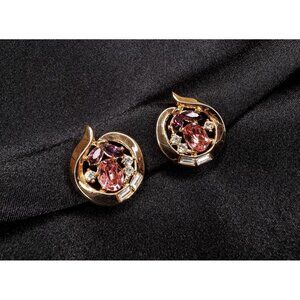 Vintage TRIFARI 1950s Signed Clip-On Earrings With Pink & Purple Rhinestones In